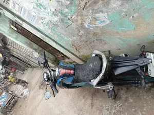 সিএফমোটো ১৫০এনকে ২০১৮ নীল