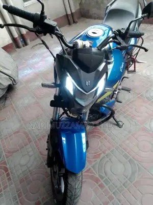 Hero Thriller 160R 2024 Blue