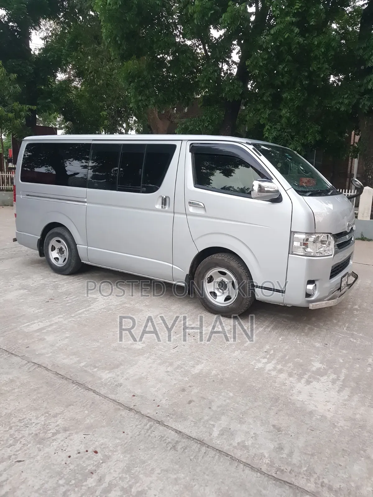 Toyota HiAce 2012 Silver