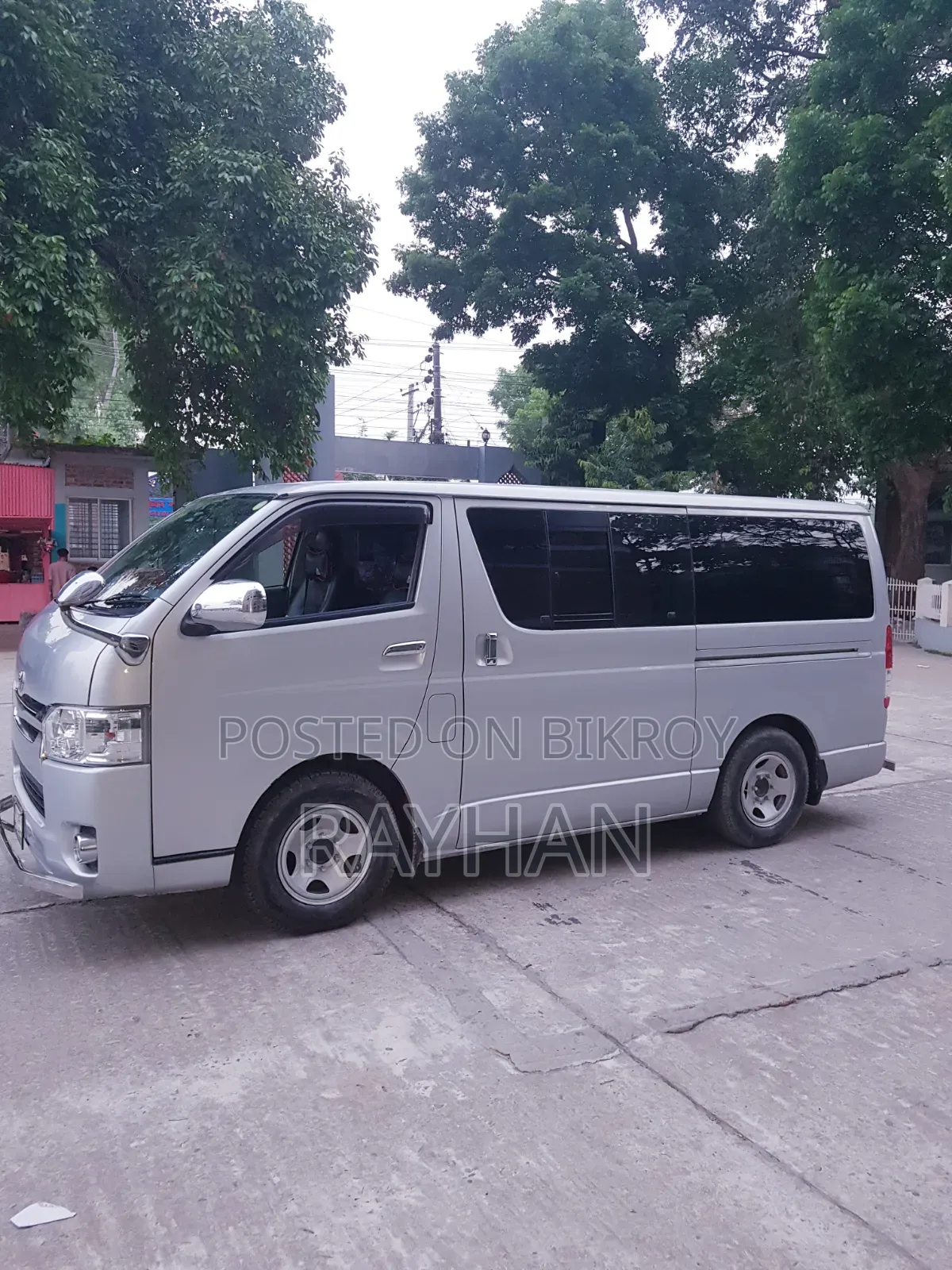 Toyota HiAce 2012 Silver