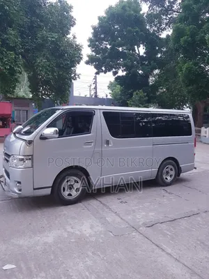 Toyota HiAce 2012 Silver