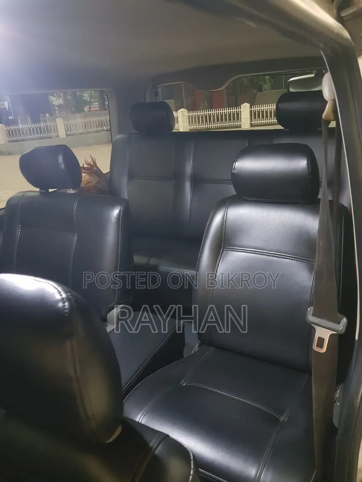 Toyota HiAce 2012 Silver