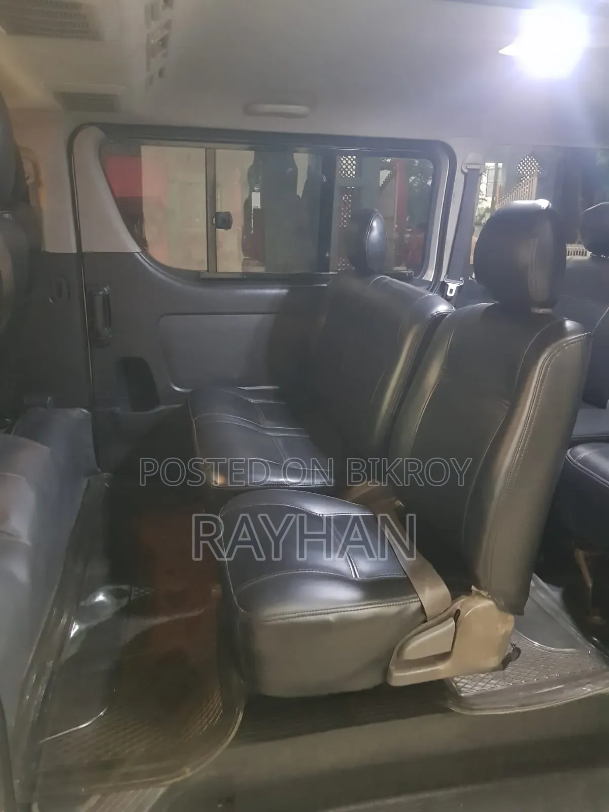 Toyota HiAce 2012 Silver