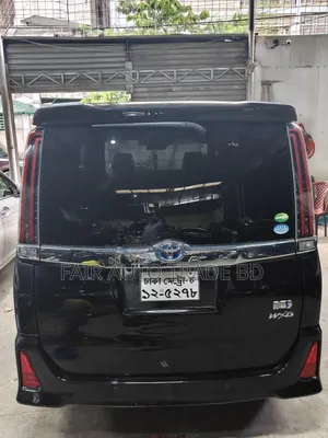 Toyota Noah 1.8 Front-Wheel Drive Hybrid (7-Seater) 2019 Black