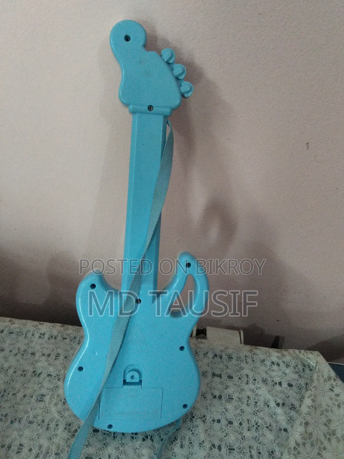 গিটার খেলনা