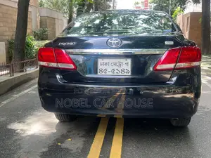 Toyota Premio 2016 Black
