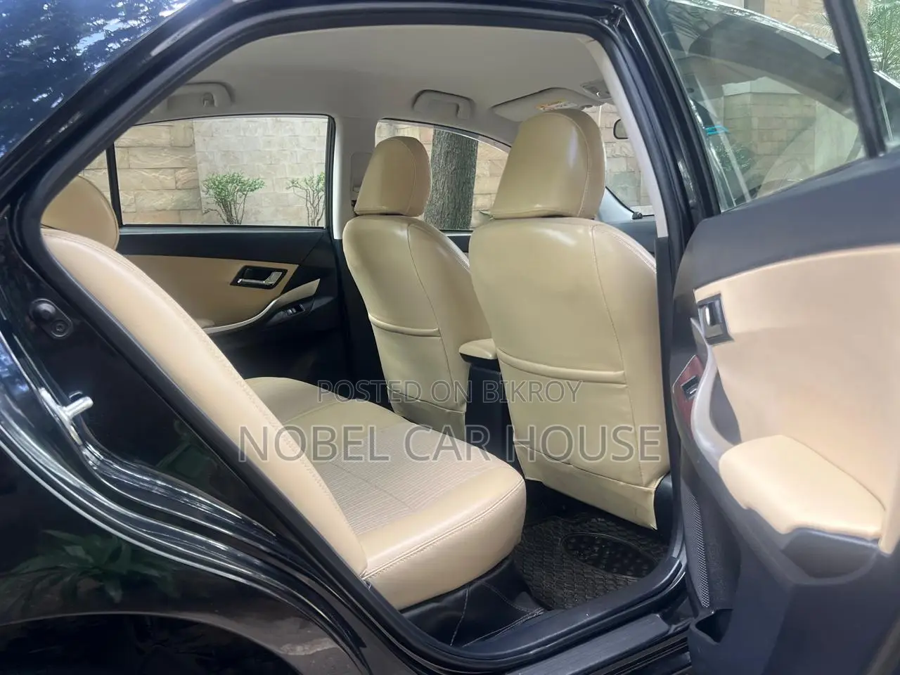 Toyota Premio 2016 Black
