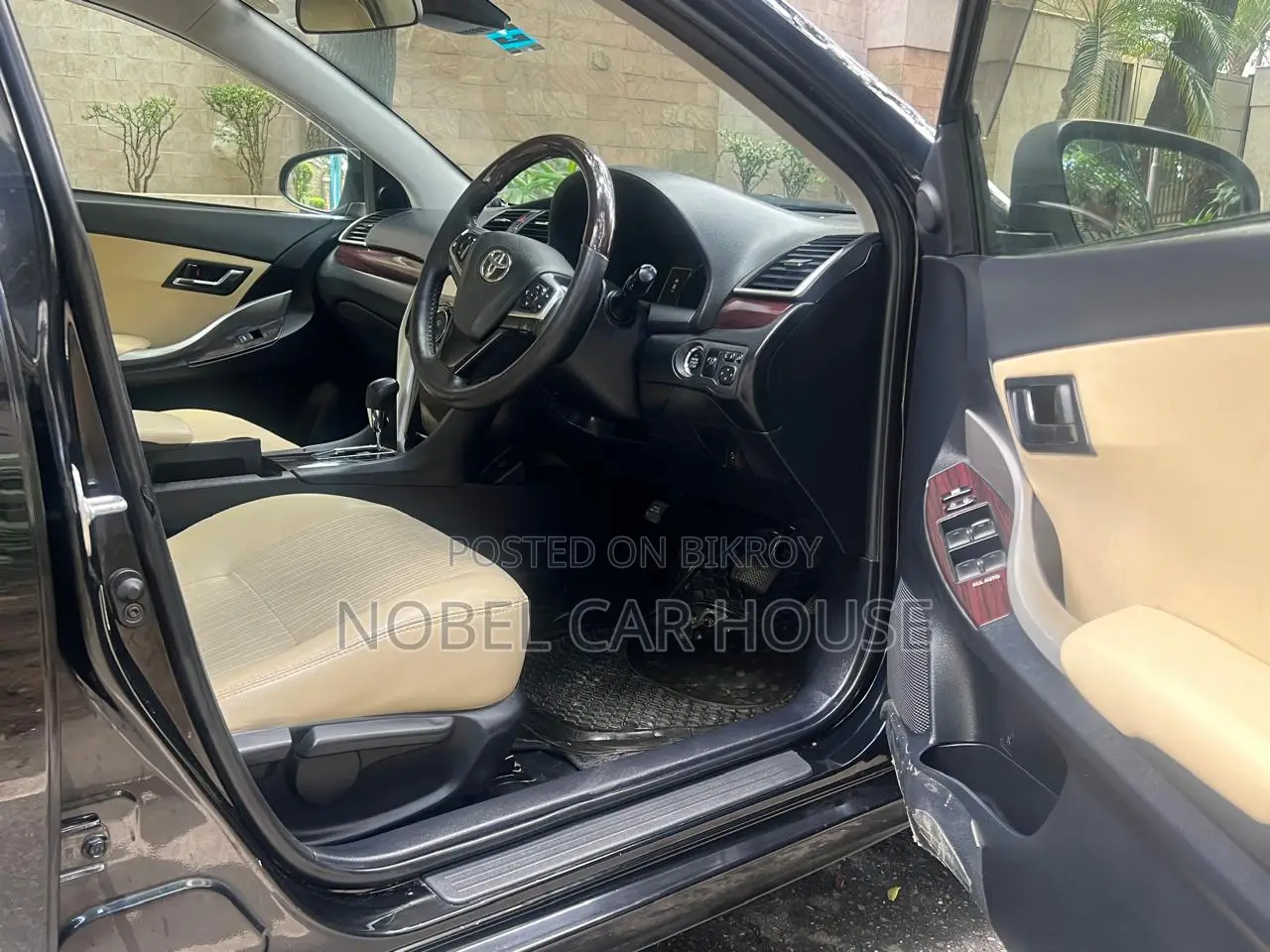 Toyota Premio 2016 Black