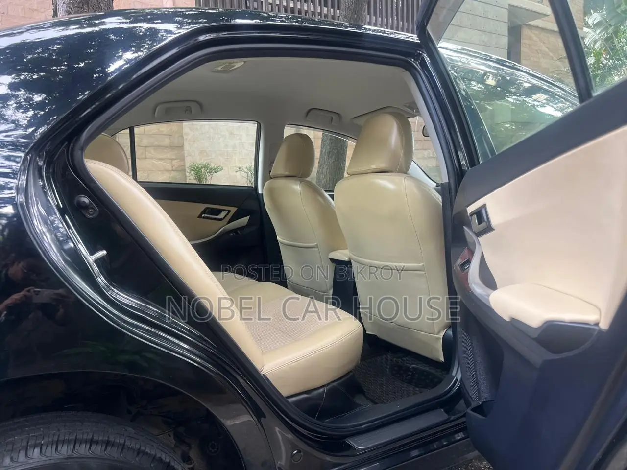Toyota Premio 2016 Black