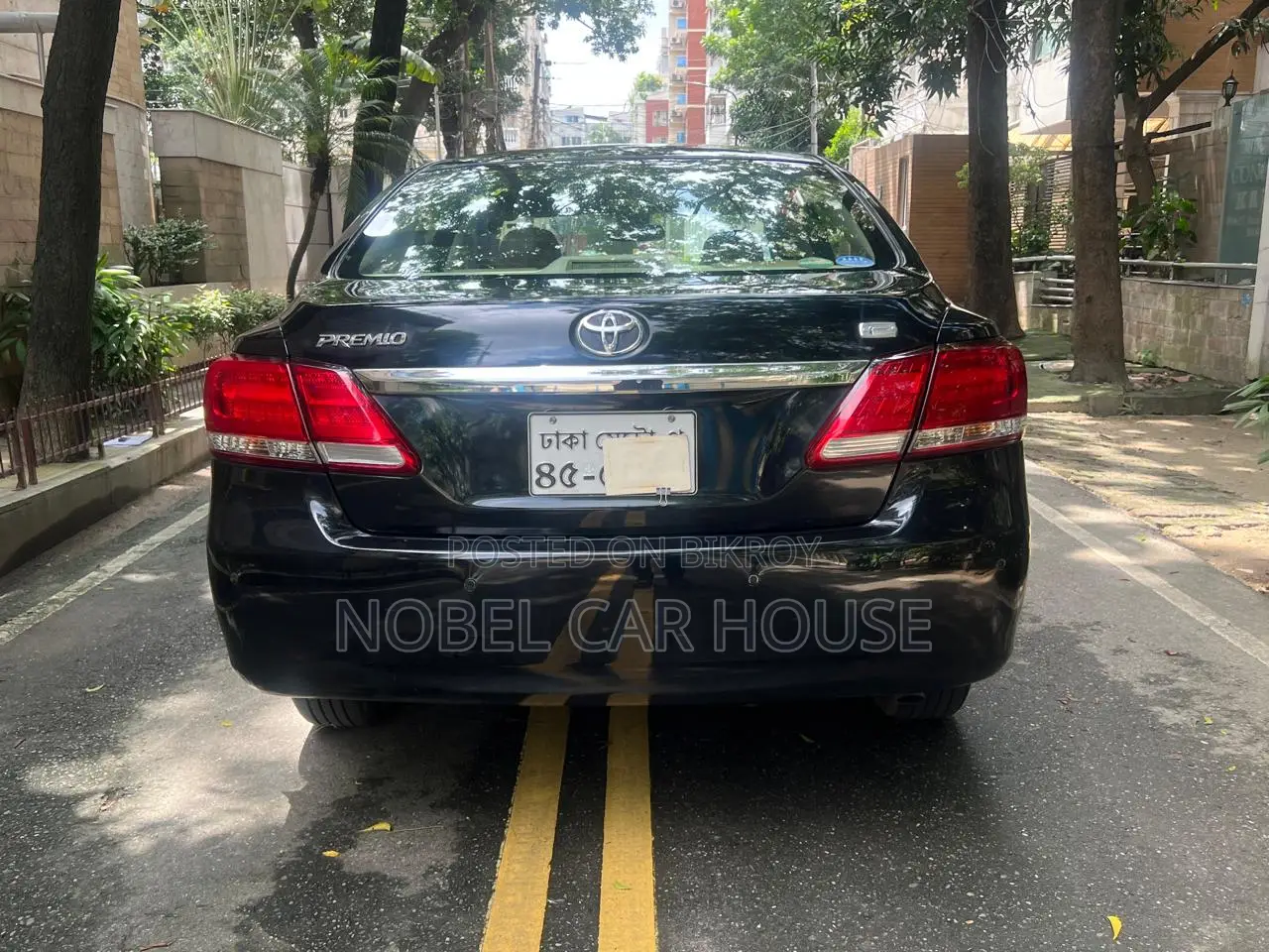 Toyota Premio 2016 Black