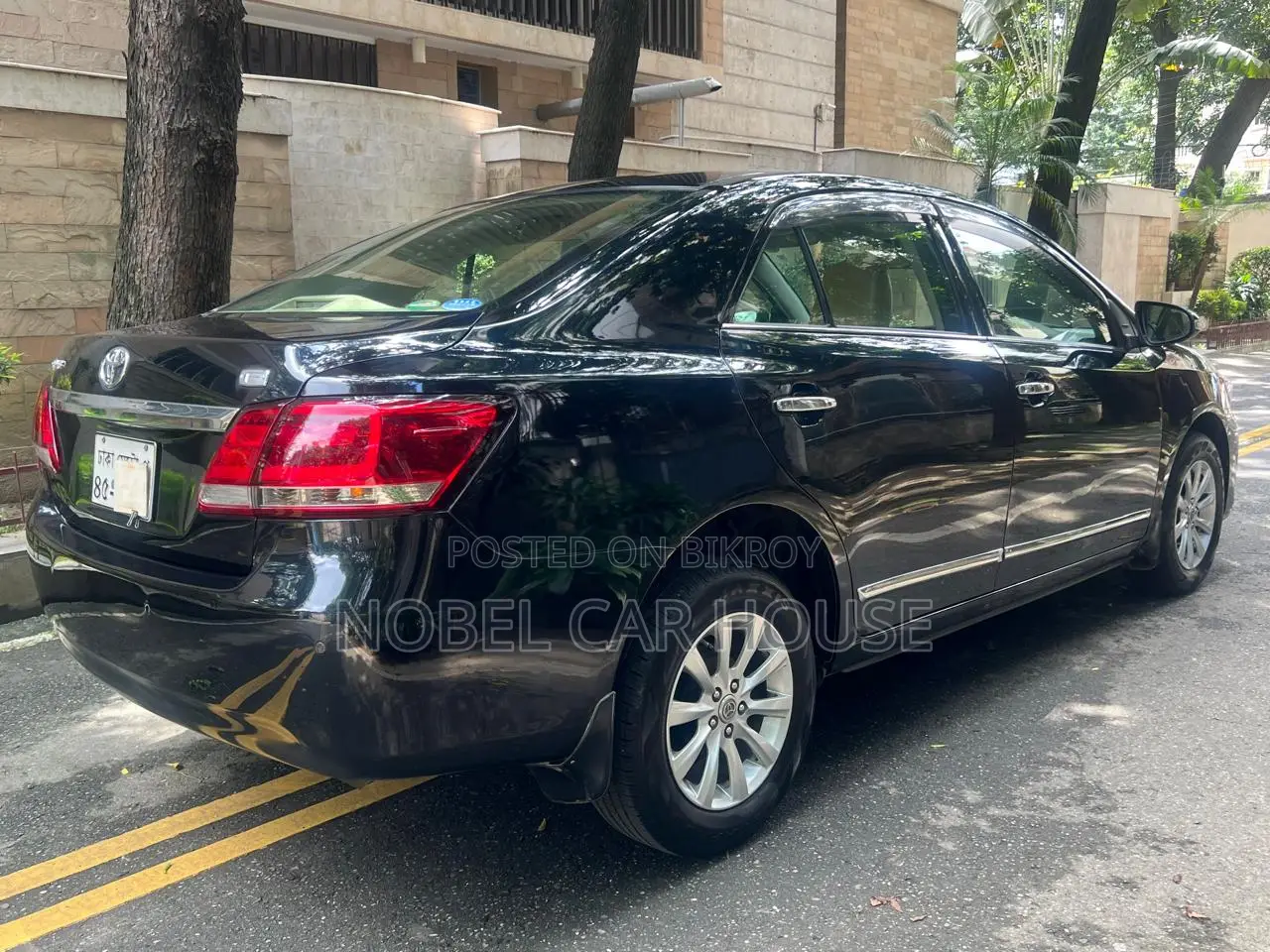 Toyota Premio 2016 Black