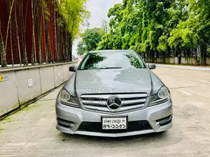 মার্সিডিজ-বেঞ্জ সি১৮০ ২০১৩ সিলভার