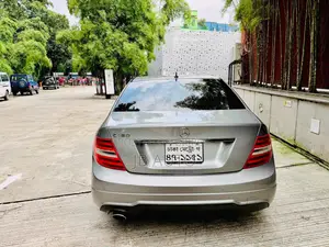 মার্সিডিজ-বেঞ্জ সি১৮০ ২০১৩ সিলভার