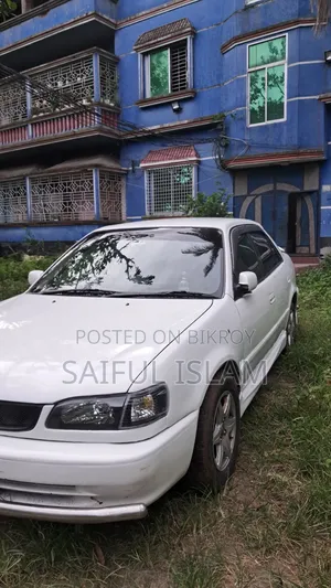 Toyota Corolla 1998 White