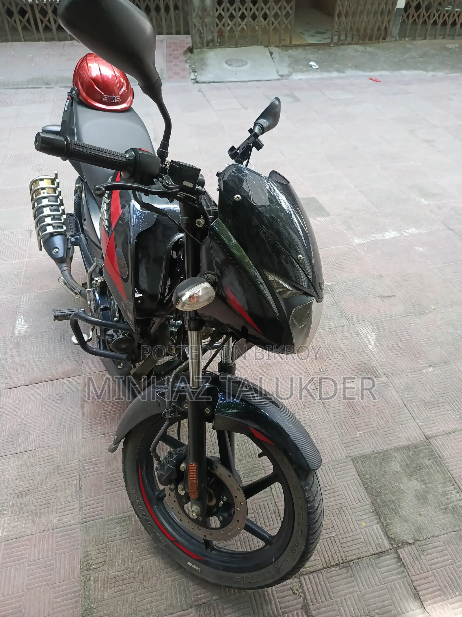নতুন বাজাজ পালসার ১৫০ ২০২২ কালো