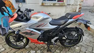 Suzuki Gixxer SF 2024 Orange