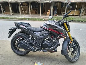 হোন্ডা হর্নেট ২.০ ২০২৫ ব্ল্যাক