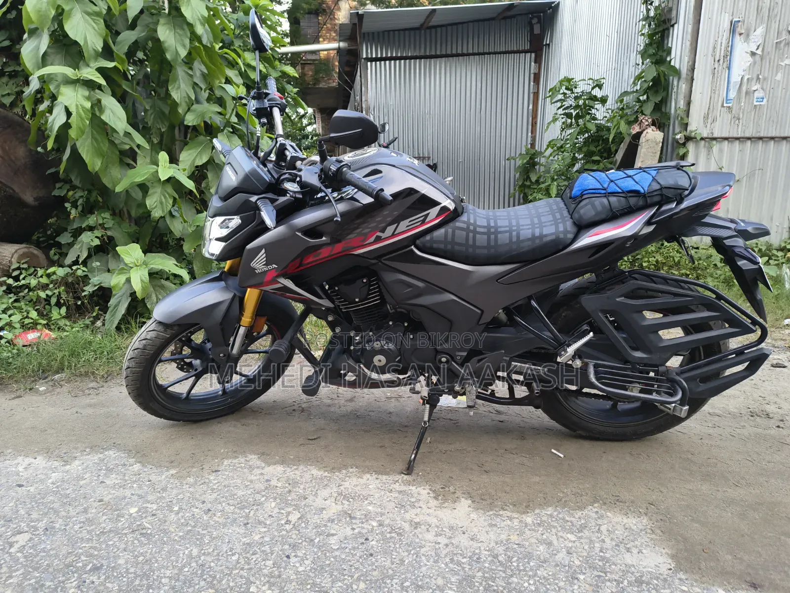 হোন্ডা হর্নেট ২.০ ২০২৫ ব্ল্যাক