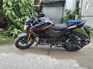 হোন্ডা হর্নেট ২.০ ২০২৫ ব্ল্যাক
