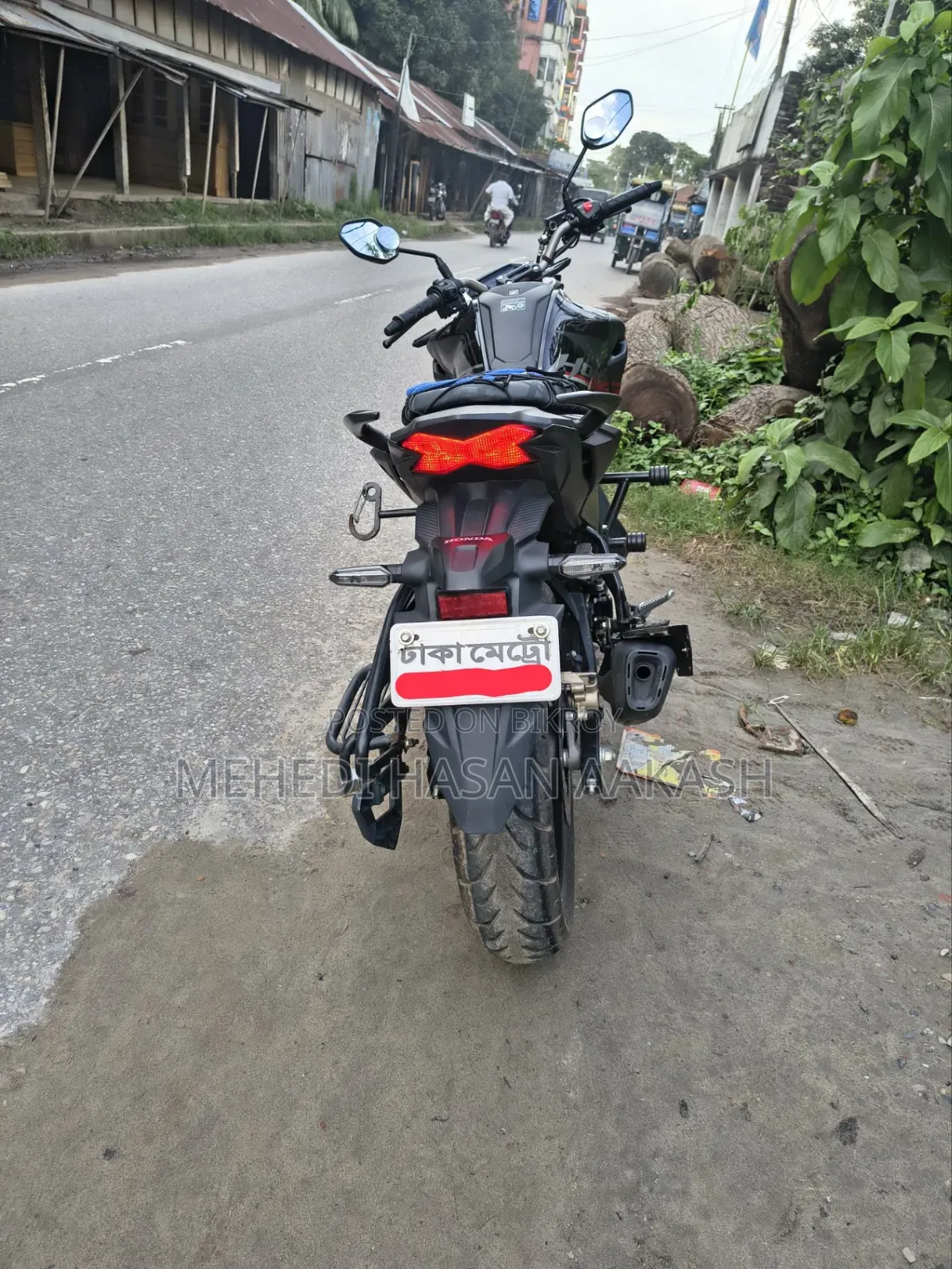 হোন্ডা হর্নেট ২.০ ২০২৫ ব্ল্যাক
