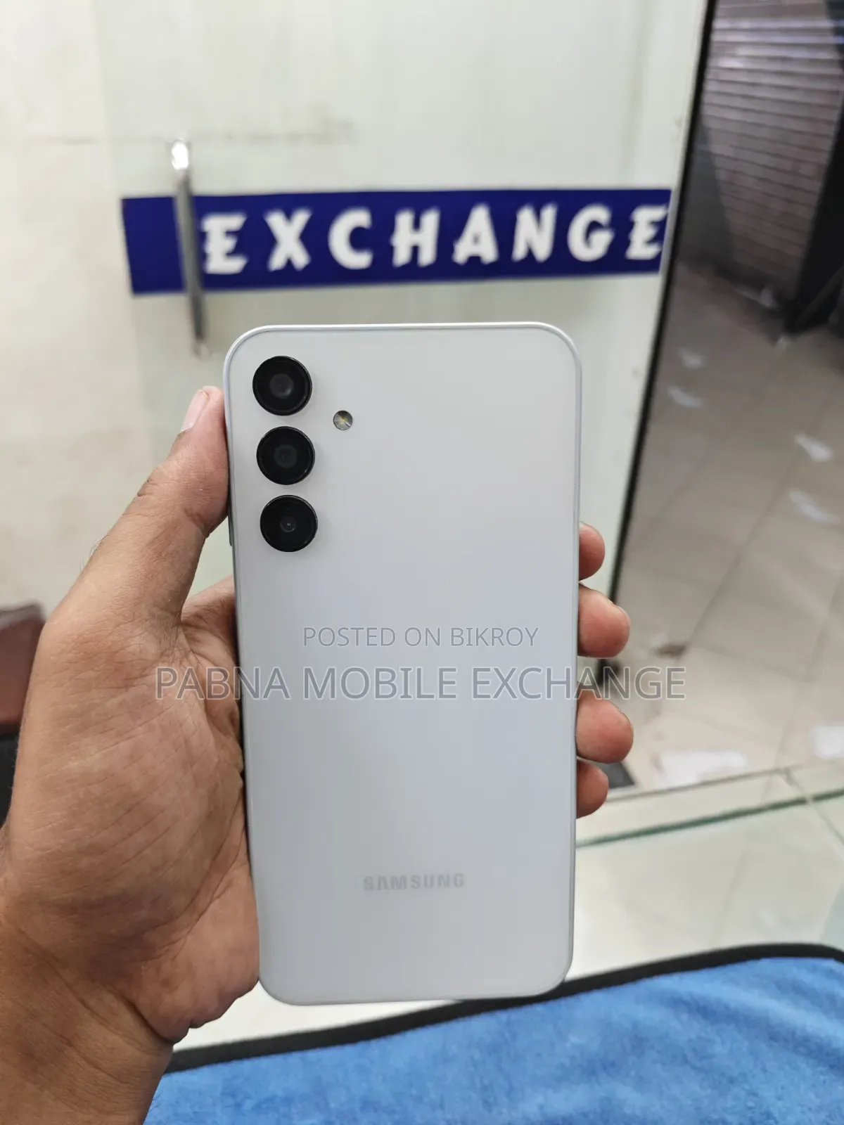 স্যামসাং গ্যালাক্সি এ১৫ ৫জি ১২৮ জিবি হোয়াইট