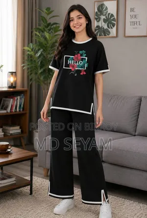 Ladies Half Sleeve T-Shirt & Pant Set