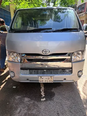 Toyota HiAce 2009 Silver