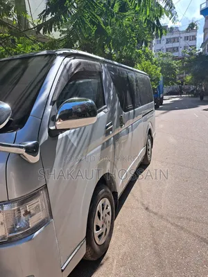 Toyota HiAce 2009 Silver