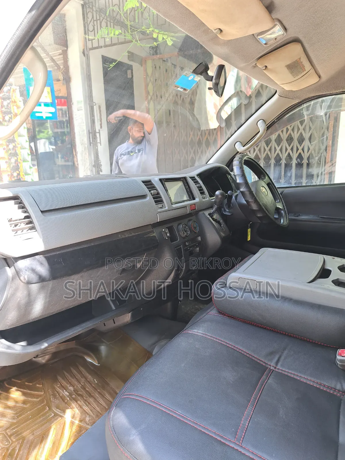 Toyota HiAce 2009 Silver