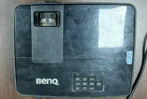 বেনকিউ মাল্টিমিডিয়া প্রজেক্টর