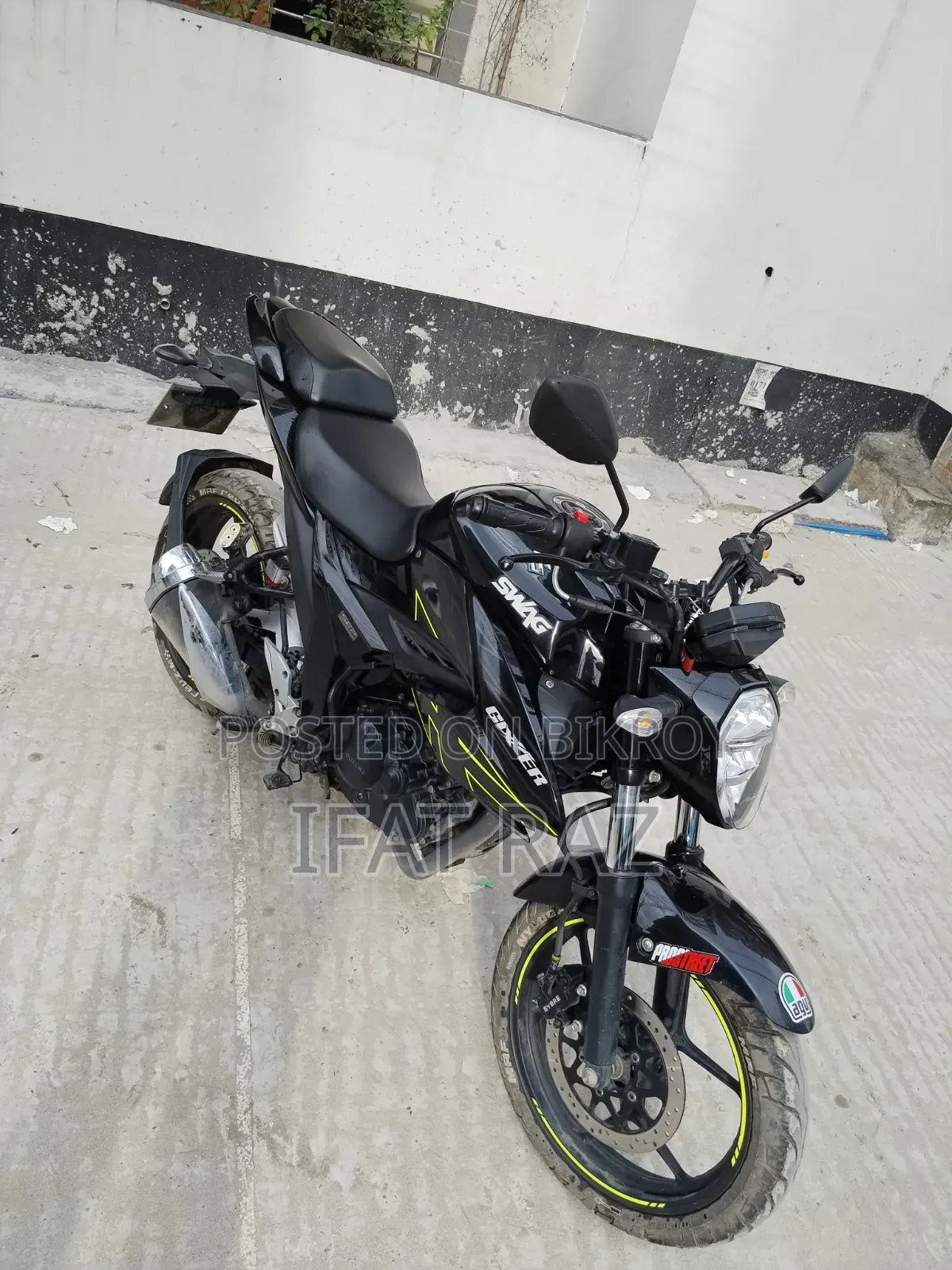 সুজুকি জিক্সার ২০২৪ কালো