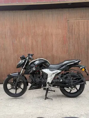 টিভিএস আপাচি ১৬০ ৪ভি ২০২১ কালো