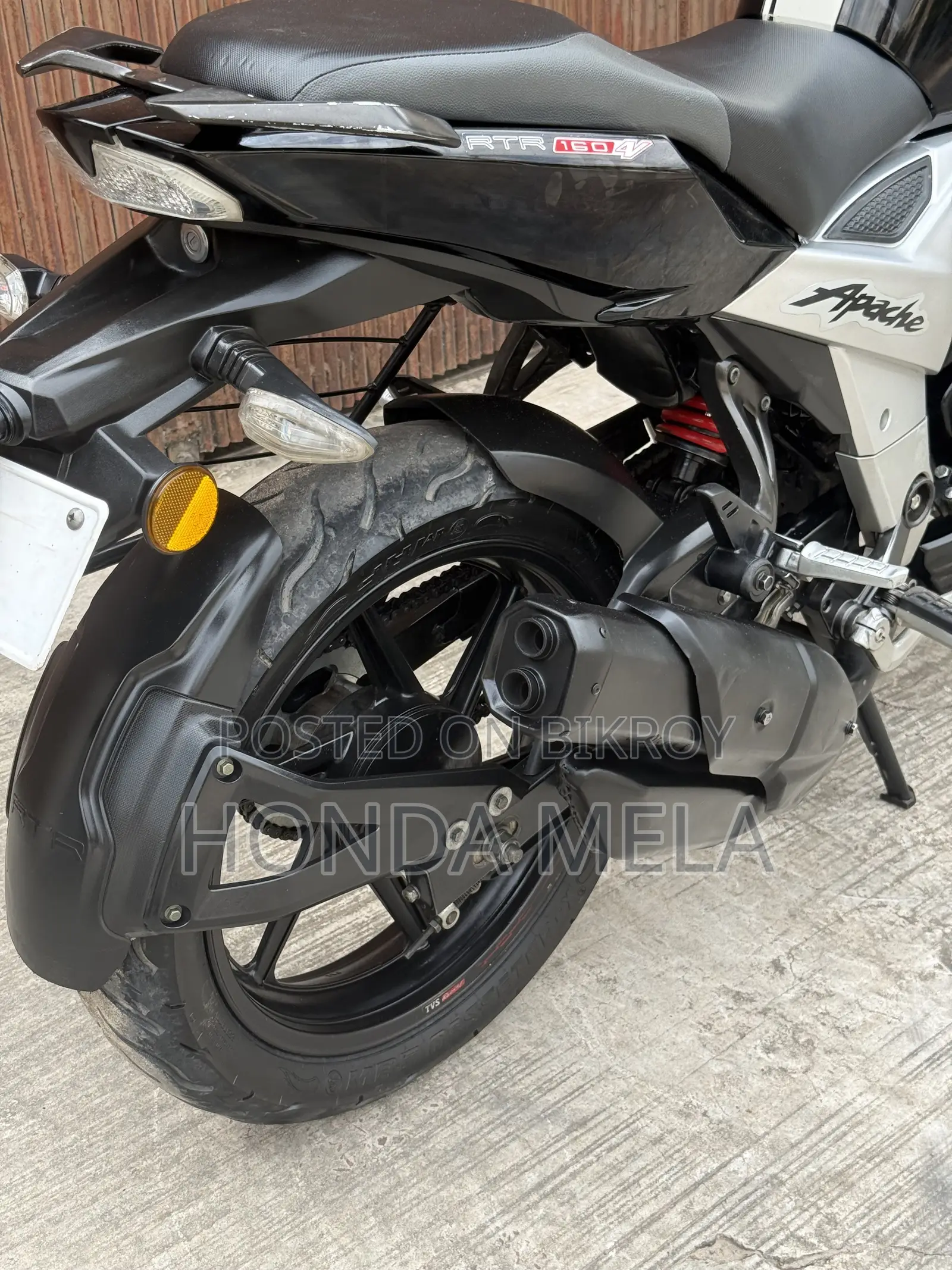TVS Apache 160 4V 2021 Black