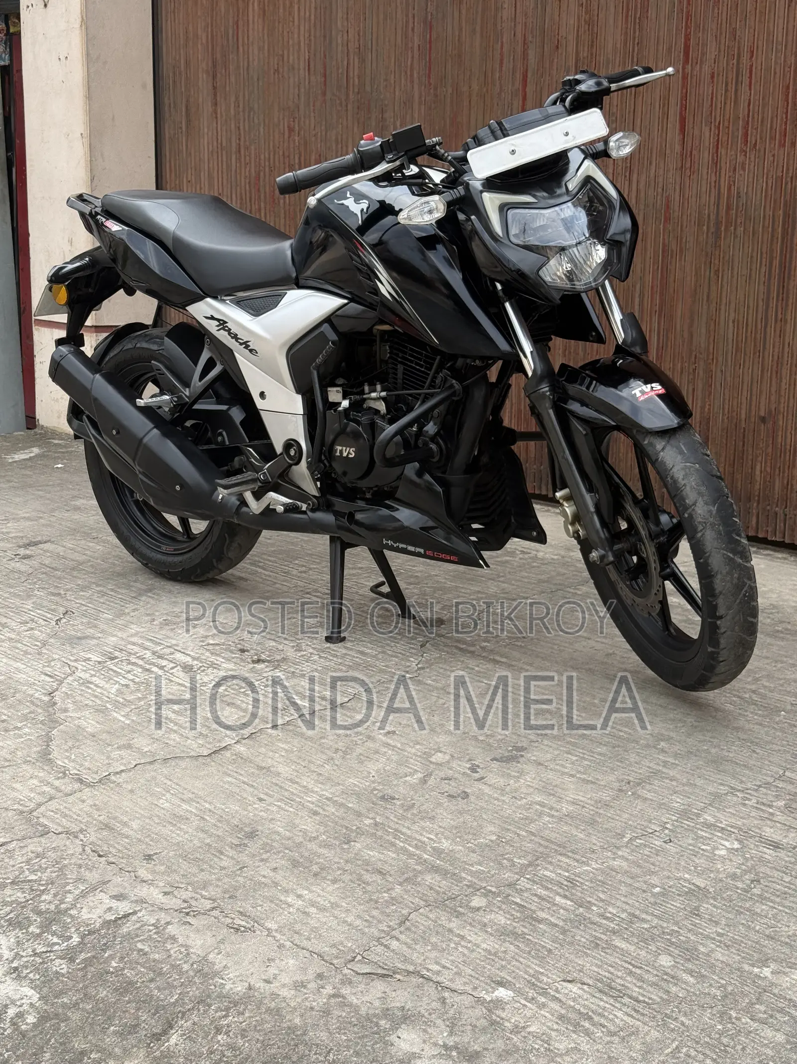 TVS Apache 160 4V 2021 Black