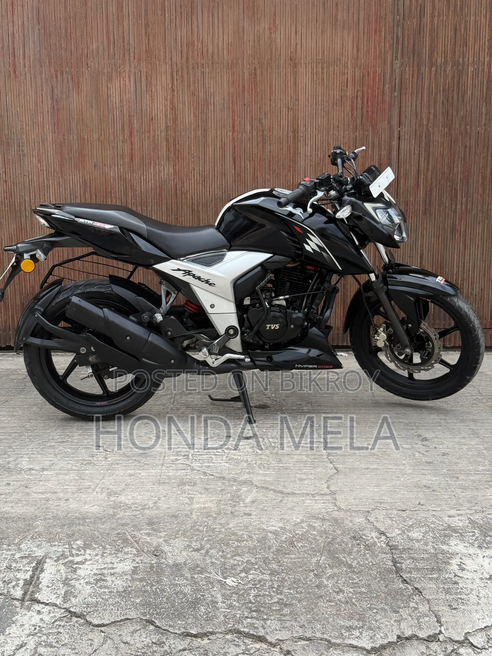 TVS Apache 160 4V 2021 Black