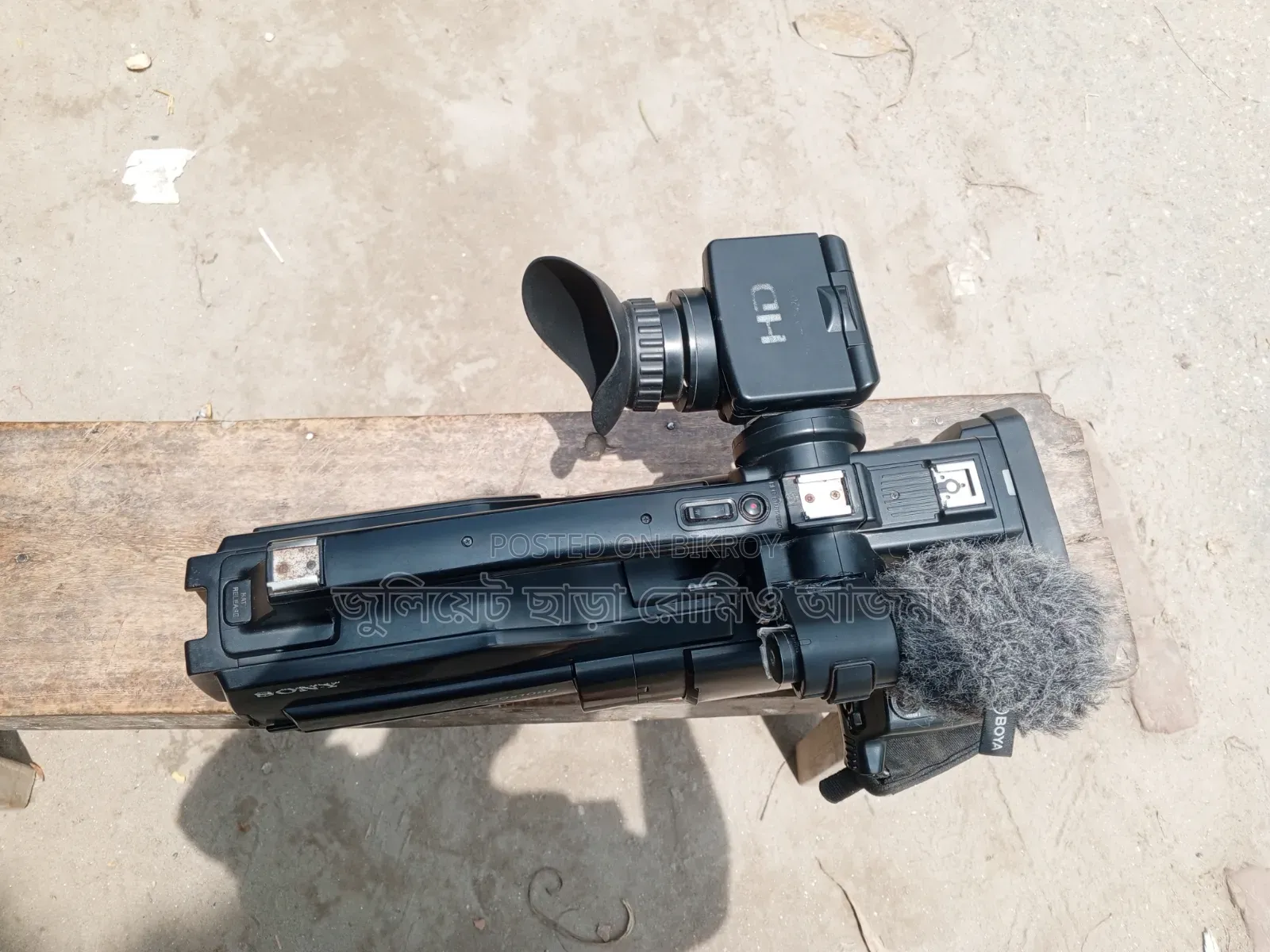 Selling the camera due to an urgent need