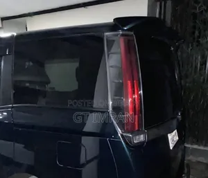 টয়োটা নোহা ২০১৯ নীল