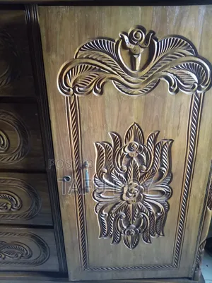 একটি সেগুন কাটের ড্রয়ার বিক্রি করবো