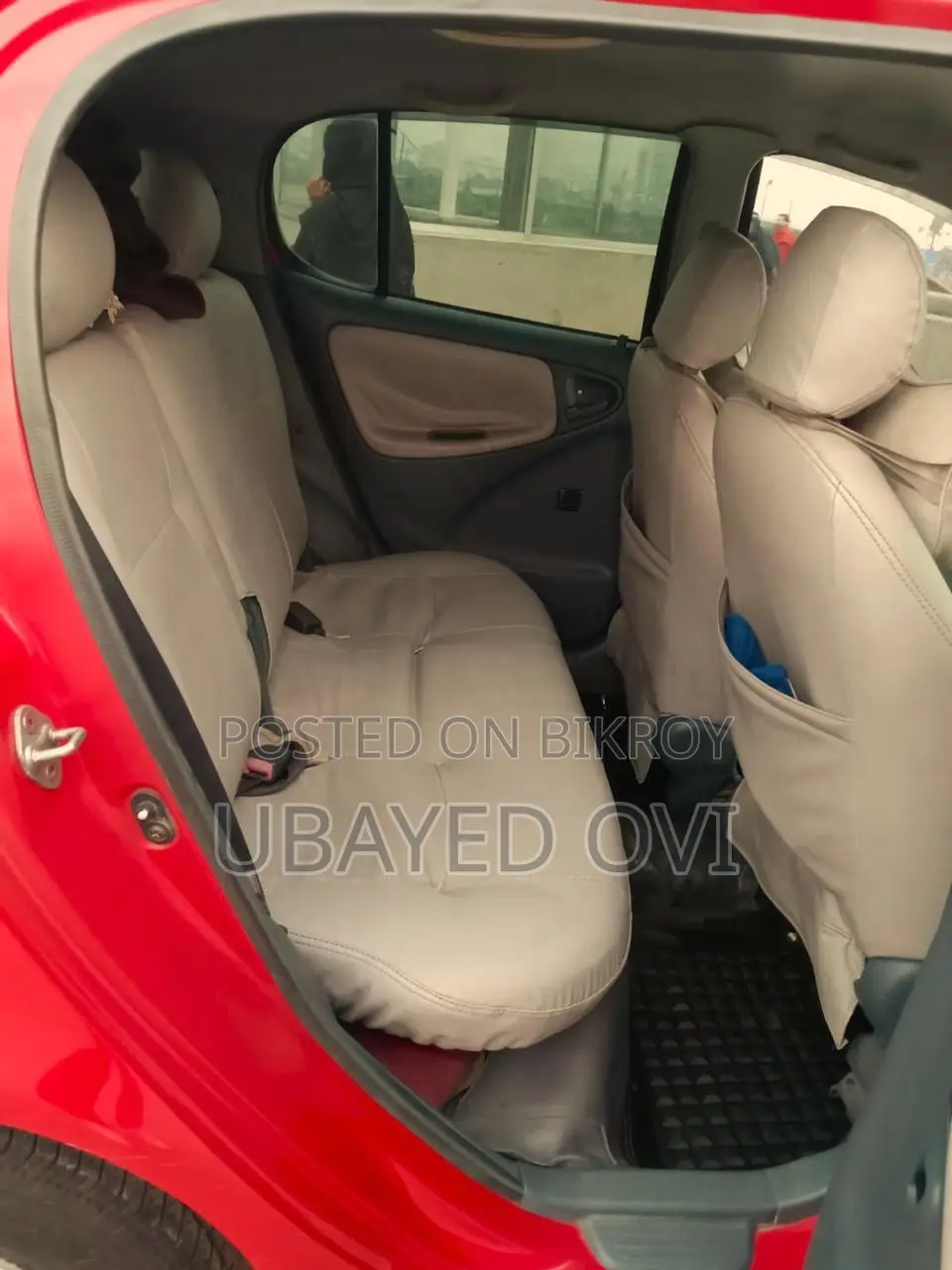 Toyota Vitz ২০০০ লাল
