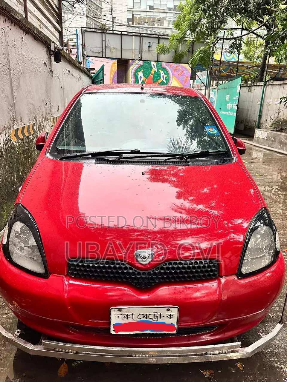 Toyota Vitz ২০০০ লাল