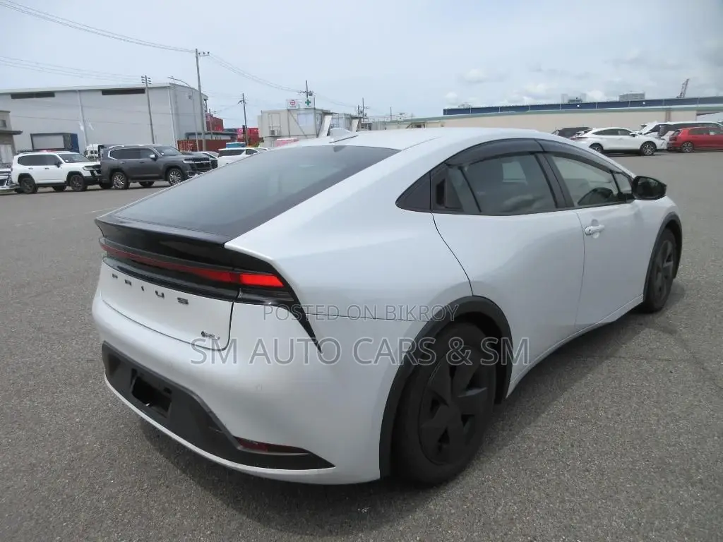 Toyota Prius 2023 Pearl