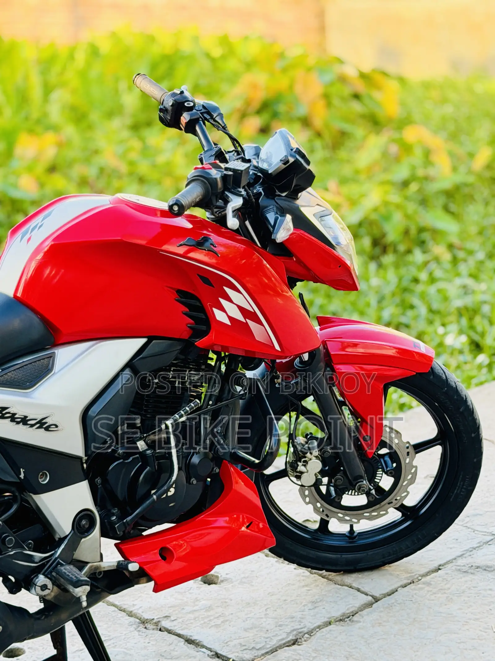 টিভিএস অ্যাপাচি আরটিআর ১৬০ ৪ভি ২০২২ লাল