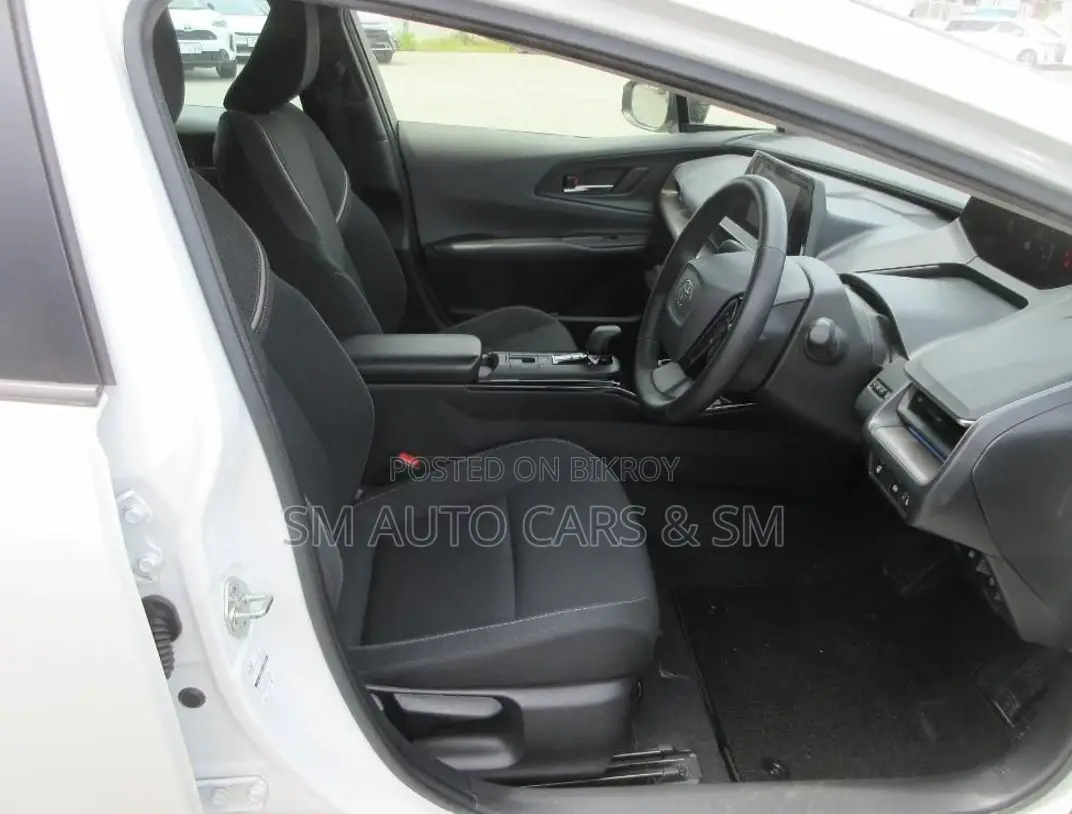 Toyota Prius 2023 Pearl