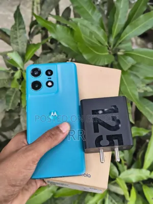 মটোরোলা এজ ৫০ প্রো ২৫৬ জিবি নীল