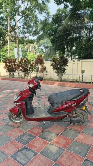 মোটরসাইকেল ২০২৬ লাল