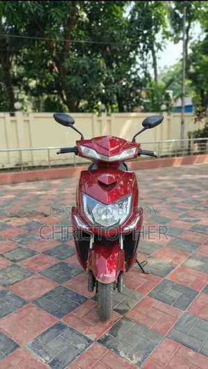 মোটরসাইকেল ২০২৬ লাল