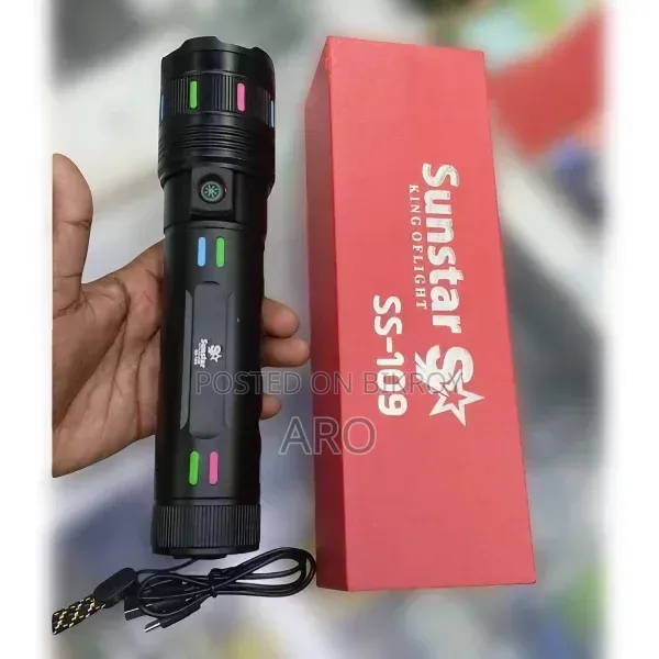 সানস্টার এসএস-১০৯ ২০০০০ মিলিঅ্যাম্পিয়ার আওয়ার জুম টর্চ লাইট উইথ পাওয়ারব্যাংক