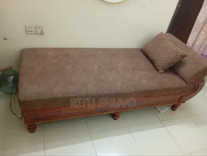 ডিভাইন ওয়ান কাইন্ড অফ সোফা ফর টেকিং রেস্ট