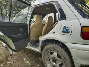 টয়োটা স্টারলেট ১৯৯৭ সাদা