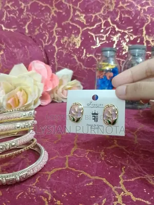 এলেগ্যান্ট ফ্লোরাল ওভাল স্টাডস | মিনিমালিস্ট কোরিয়ান স্টাইল ইয়ারিংস